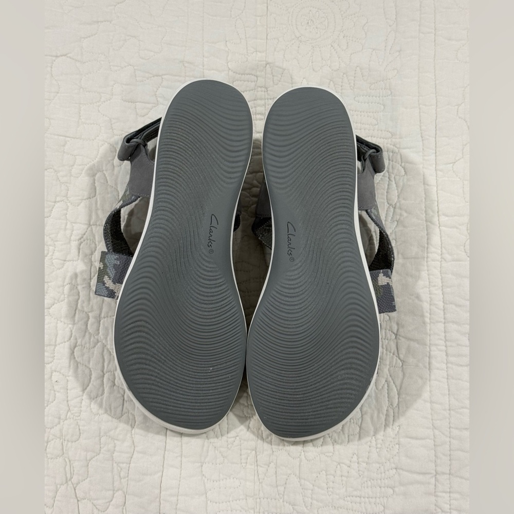 Cloudsteppers by Clarks Gray Sandals Womens/Femmes Size 11 W Camo - Picture 6 of 8